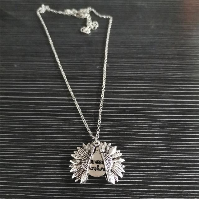 ネックレス ひまわり ロゴ