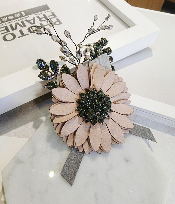 ラインストーン フラワー ブローチ