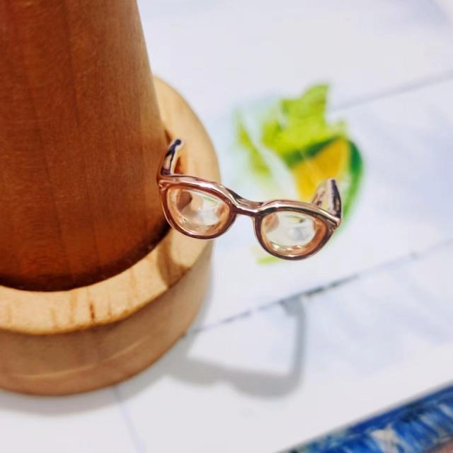 メガネの形の面白リング