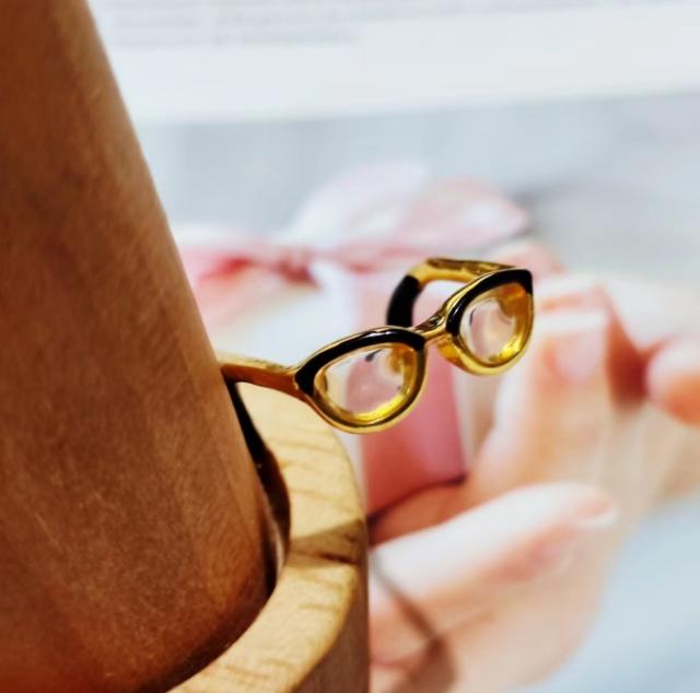 メガネの形の面白リング