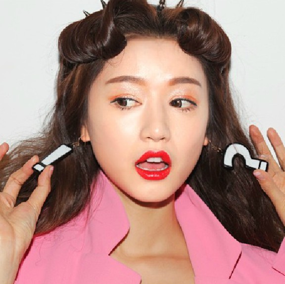 ？！ アクリル プレート ピアス