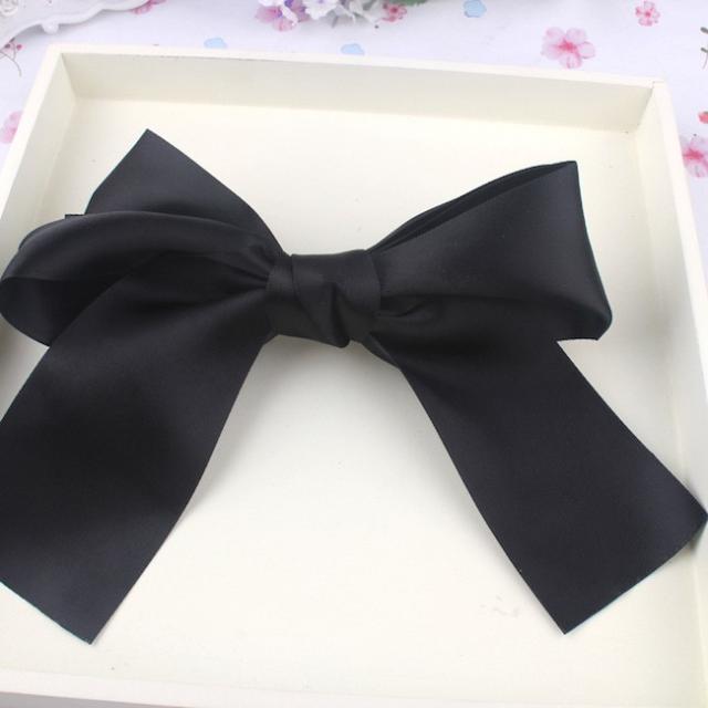 サテンリボンバレッタ