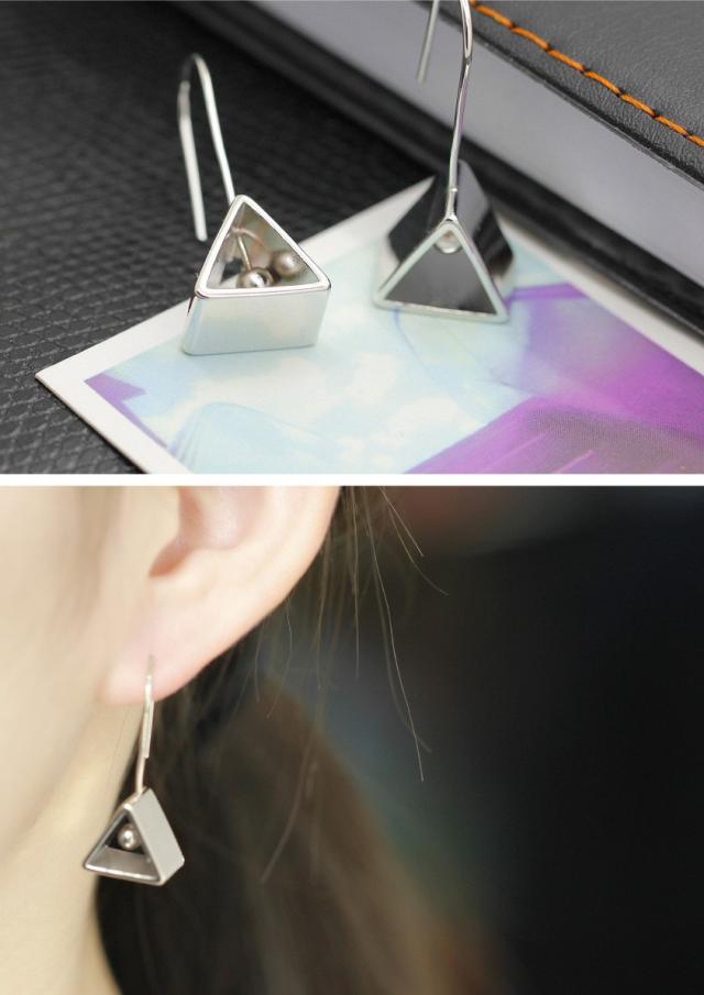 幾何学 フックピアス トライアングル