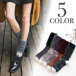 もっちりフワモコ素材のバイカラーソックス♪
