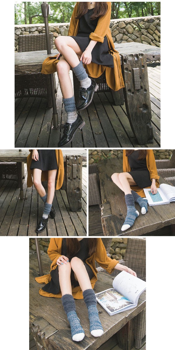 もっちりフワモコ素材のバイカラーソックス♪