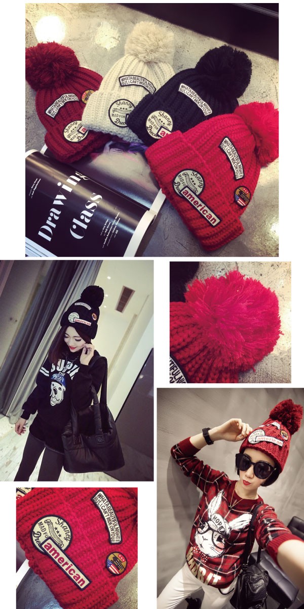 ワッペンがお洒落な♪ポンポン付きニット帽