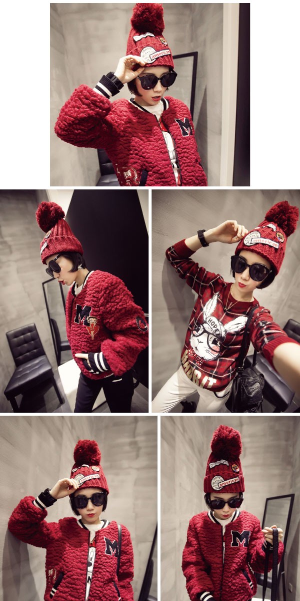 ワッペンがお洒落な♪ポンポン付きニット帽