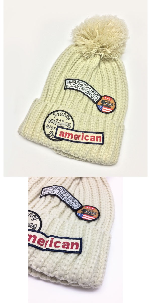 ワッペンがお洒落な♪ポンポン付きニット帽