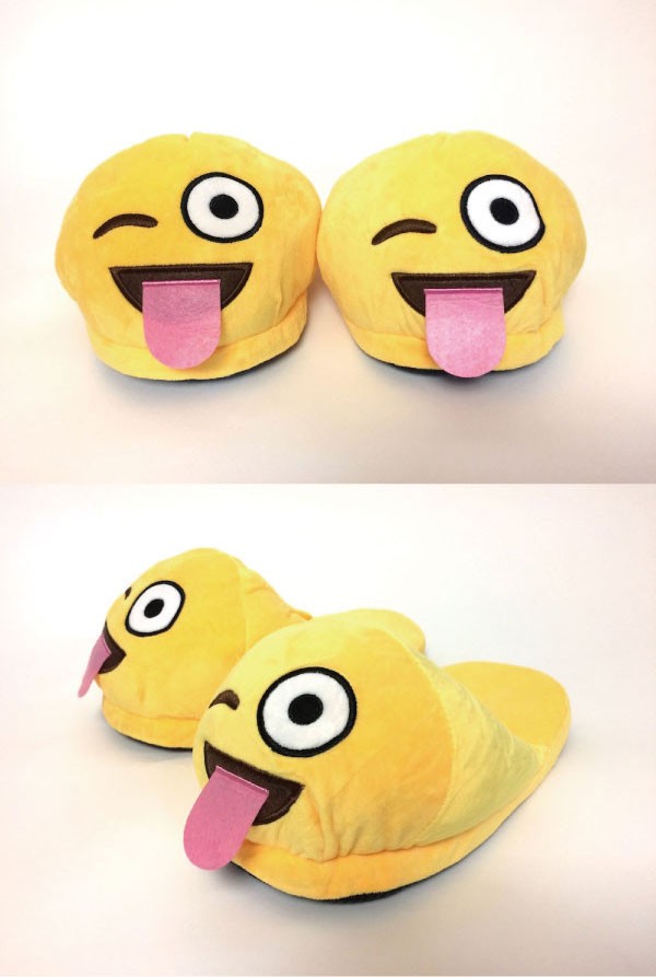  超ユニーク！話題の顔文字スリッパ