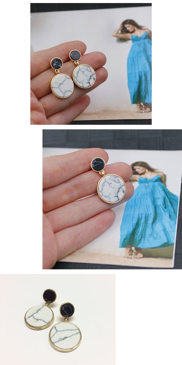 マーブルストーンのついたメタルピアス