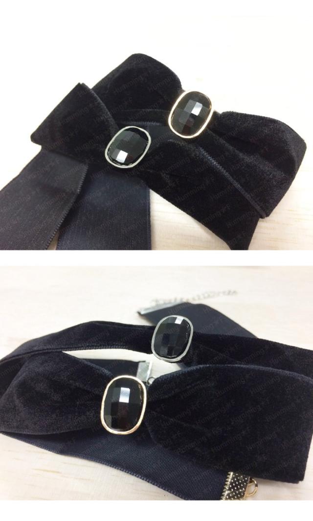 ブラックストーンがアクセント幅広チョーカー♪