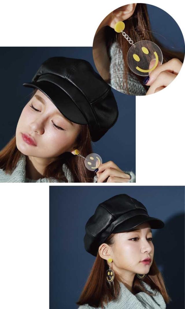 スマイルモチーフが可愛いアクリルピアス 