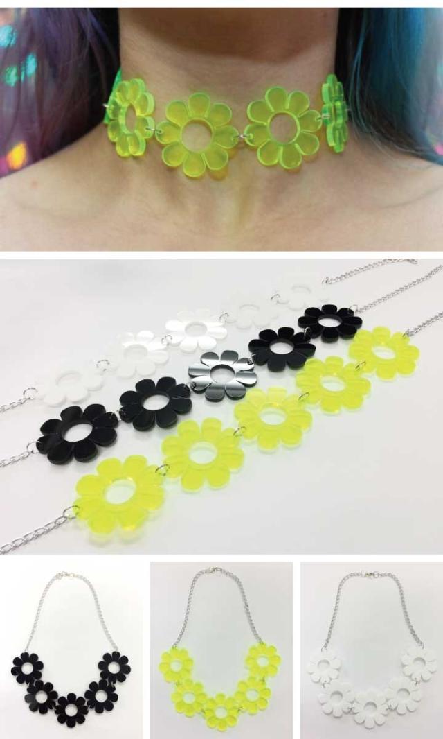 フラワーモチーフ アクリル プレート チョーカー 
