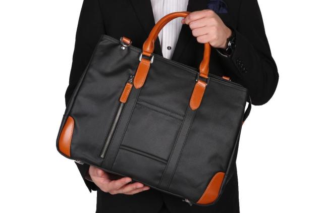 防水ビジネスバッグ