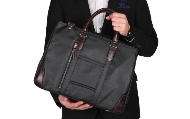 防水ビジネスバッグ