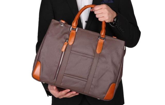 防水ビジネスバッグ