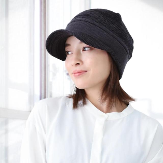 ざっくり編み つば付きニットキャップ