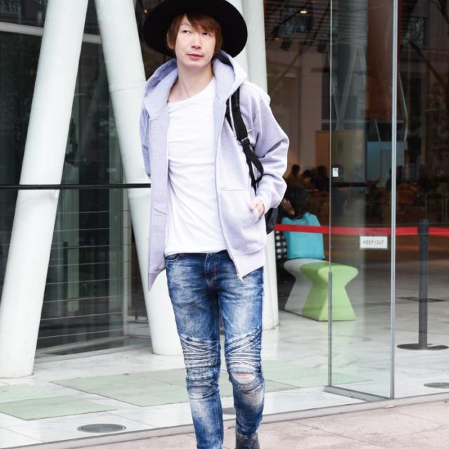 厚手のジップパーカー