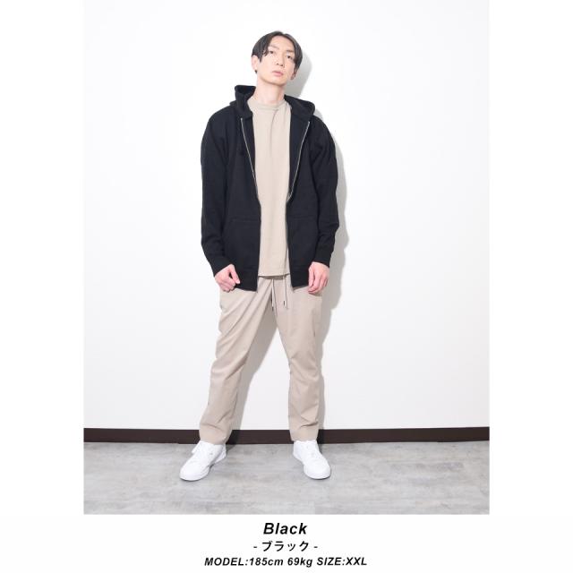 厚手のジップパーカー