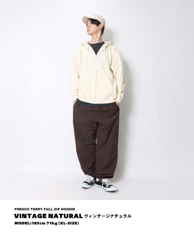 ジップパーカー