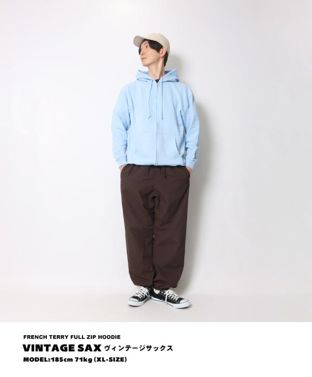 ジップパーカー