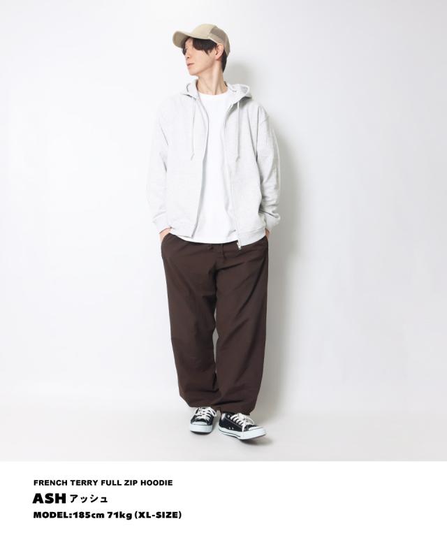 ジップパーカー