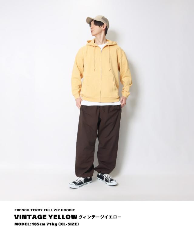 ジップパーカー