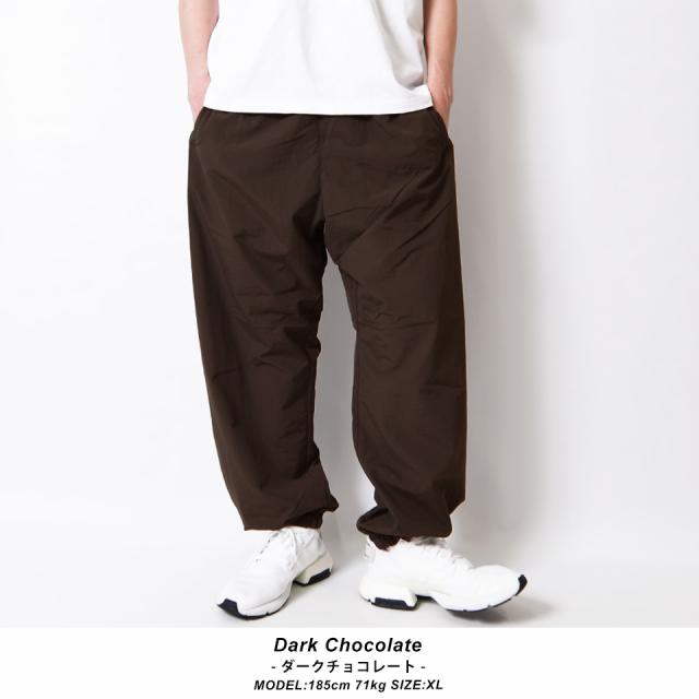 ナイロンパンツ