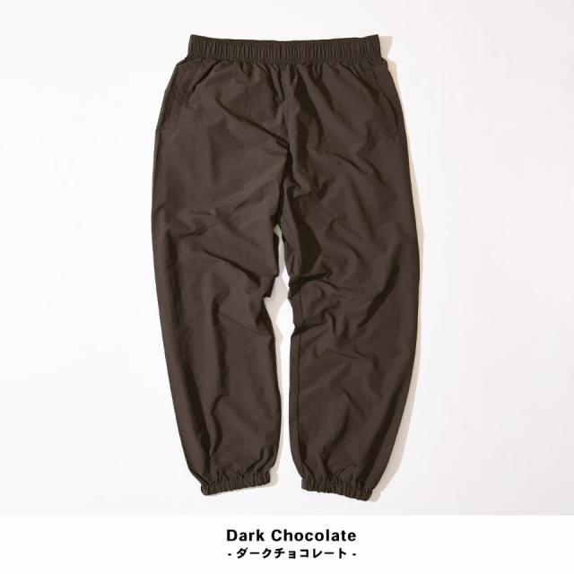 ナイロンパンツ