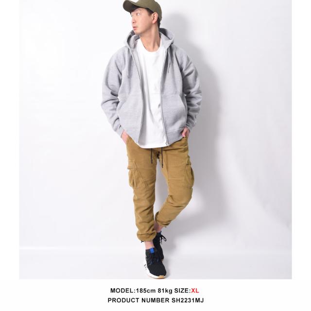 超厚手のジップパーカー