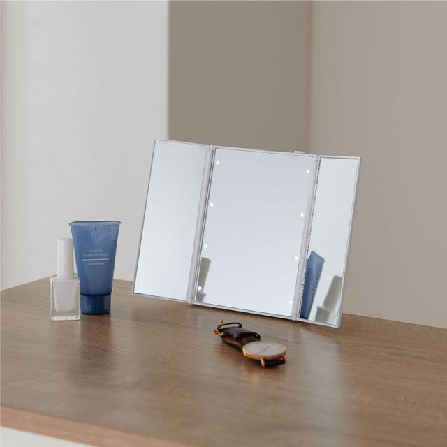 LEDライト付き卓上コンパクト三面鏡１個ホワイトブラックスタンドミラー角度調節化粧鏡メイクコンパクト