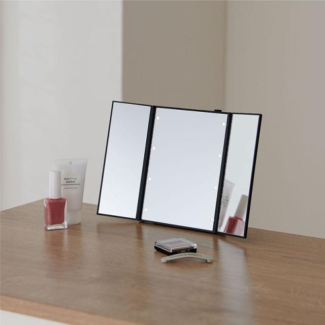 LEDライト付き卓上コンパクト三面鏡１個ホワイトブラックスタンドミラー角度調節化粧鏡メイクコンパクト
