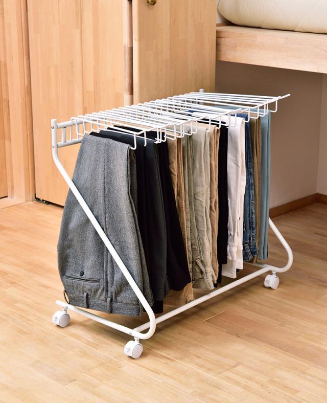 スラックスやマフラーやストールを20本掛けハンガーでたっぷりすっきり収納