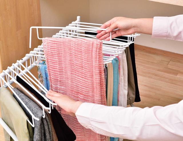 スラックスやマフラーやストールを20本掛けハンガーでたっぷりすっきり収納