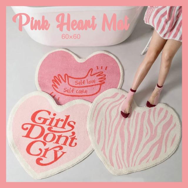 Girls Don't Cry (チェック柄 ハート型クッション)