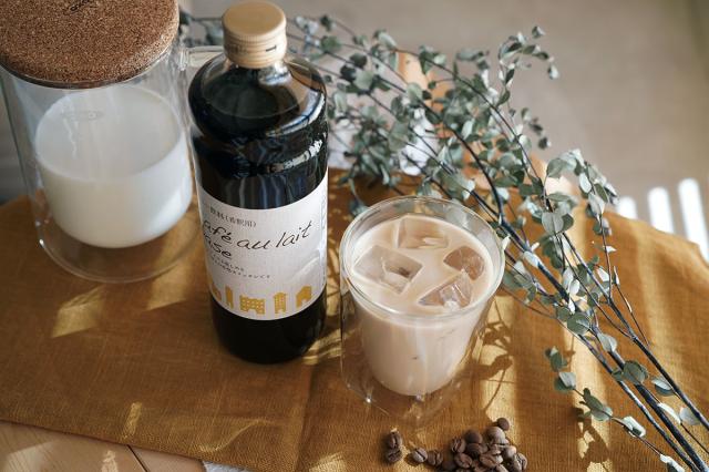 辻本珈琲謹製<br>カフェオレベース【加糖】600ml×1本<br>Cafe au lait base カフェオレの素 リキッドコーヒー<br>てんさい糖使用 自家焙煎 豆乳オレ かき氷シロップにも