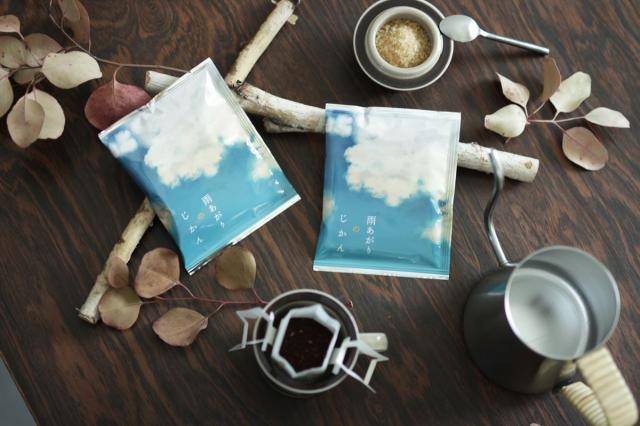 お歳暮に 特別なドリップコーヒーギフト<br>
雨あがり、白い息を吐く君とラクダにのって旅にでる 36杯分<br>
挽きたて充填の新鮮ドリップコーヒー<br>
内祝 にもおすすめ<br>
Qグレーダー厳選 スペシャルティコーヒー豆使用<br>