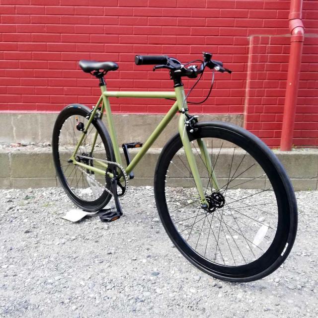 高質で安価 自転車 ピスト 700c シングルスピード クロスバイク ロードバイク おしゃれ 通勤 通学 レインボー T Street アーミーグリーン ブラック ロードバイク Sutevalle Org
