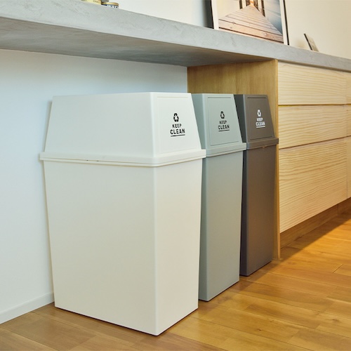 ごみ箱 ゴミ箱 45L 45リットル 日本製 国産 デザインゴミ箱 スタッキング 積み重ねれる キャスター付き 袋止め付き フラップロック おしゃれ シンプル リビング ダイニング 部屋 トイレ 玄関 キッチン コンパクト 省スペース カフェ ナチュラル かわいい 一人暮らし ブラウン グリーン ホワイト azm 家具