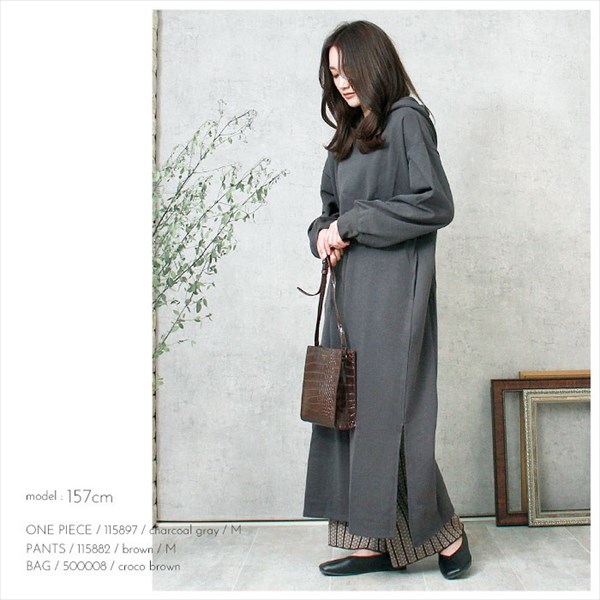 パーカーワンピース フード付きワンピース ミニ裏毛 フード付き 長袖 スウェットワンピース ロング スウェット スエット パーカー ワンピース レディース おしゃれ おすすめ かわいい 可愛い オフィスカジュアル お出かけ デート 楽ちん ゆったり Ladies onepiece ブラック 黒 チャコールグレー ミント エクリュ 20代 30代 40代 大人 コーデ