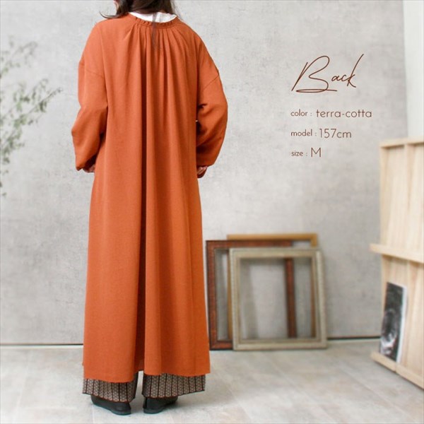 立ち襟 ワンピース フリル とろみ素材 衿ギャザー ボリューム袖 スタンドカラー 前後2way 長袖 ロング 袖ボリューム レディース リボンディティール おしゃれ おすすめ かわいい 可愛い オフィスカジュアル お出かけ デート 楽ちん ゆったり Ladies onepiece ブラック 黒 チャコールグレー テラコッタ ホワイト グリーン 20代 30代 40代 大人 コーデ