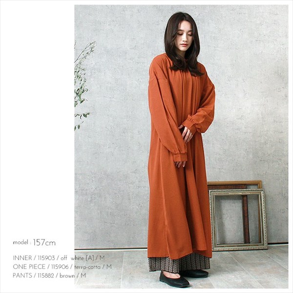 立ち襟 ワンピース フリル とろみ素材 衿ギャザー ボリューム袖 スタンドカラー 前後2way 長袖 ロング 袖ボリューム レディース リボンディティール おしゃれ おすすめ かわいい 可愛い オフィスカジュアル お出かけ デート 楽ちん ゆったり Ladies onepiece ブラック 黒 チャコールグレー テラコッタ ホワイト グリーン 20代 30代 40代 大人 コーデ