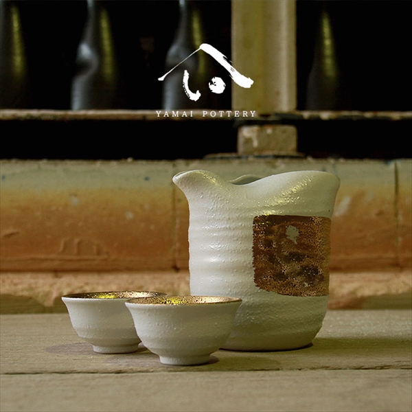 美濃焼 toki minoyaki japan 冷酒器 セット 酒器セット お猪口 冷酒 徳利 おちょこ ペア とっくり 酒器 白結晶片口金巻 陶器 手作り 2号 食器 結婚祝い 還暦祝い 祝い 還暦 プレゼント ギフト ギフトセット 食器セット お土産 誕生日 贈り物 お祝い 母の日 父の日 記念日 和食器 洋食器 カフェ シンプル キッチン キッチン用品 お揃い 国産 日本製 岐阜産 熱燗 冷酒 日本酒 酒 焼酎 食洗機対応 盃 平盃 大ぐい?み 電子レンジ対応