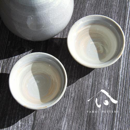 美濃焼 toki minoyaki japan 冷酒器 セット 酒器セット お猪口 冷酒 徳利 おちょこ ペア とっくり 酒器 陶器 手作り 2号 平盃 盃 食器 結婚祝い 還暦祝い 祝い 還暦 プレゼント ギフト ギフトセット 食器セット お土産 誕生日 贈り物 お祝い 母の日 父の日 記念日 和食器 洋食器 カフェ シンプル キッチン キッチン用品 お揃い 国産 日本製 岐阜産 熱燗 冷酒 日本酒 酒 焼酎 食洗機対応 電子レンジ対応 送料無料