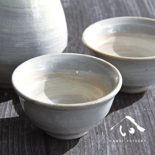 美濃焼 toki minoyaki japan 冷酒器 セット 酒器セット お猪口 冷酒 徳利 おちょこ ペア とっくり 酒器 陶器 手作り 1号 平盃 盃 食器 結婚祝い 還暦祝い 祝い 還暦 プレゼント ギフト ギフトセット 食器セット お土産 誕生日 贈り物 お祝い 母の日 父の日 記念日 和食器 洋食器 カフェ シンプル キッチン キッチン用品 お揃い 国産 日本製 岐阜産 熱燗 冷酒 日本酒 酒 焼酎 食洗機対応 電子レンジ対応 送料無料