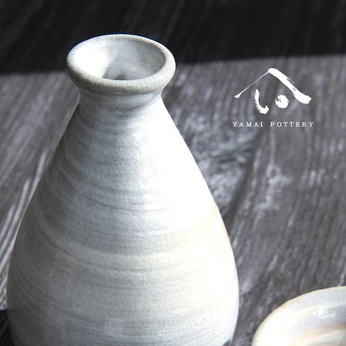 美濃焼 toki minoyaki japan 冷酒器 セット 酒器セット お猪口 冷酒 徳利 おちょこ ペア とっくり 酒器 陶器 手作り 1号 平盃 盃 食器 結婚祝い 還暦祝い 祝い 還暦 プレゼント ギフト ギフトセット 食器セット お土産 誕生日 贈り物 お祝い 母の日 父の日 記念日 和食器 洋食器 カフェ シンプル キッチン キッチン用品 お揃い 国産 日本製 岐阜産 熱燗 冷酒 日本酒 酒 焼酎 食洗機対応 電子レンジ対応 送料無料