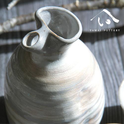 美濃焼 toki minoyaki japan 冷酒器 セット 酒器セット お猪口 冷酒 徳利 おちょこ ペア とっくり 酒器 陶器 手作り 2号 ぐい呑み 食器 結婚祝い 還暦祝い 祝い 還暦 プレゼント ギフト ギフトセット 食器セット お土産 誕生日 贈り物 お祝い 母の日 父の日 記念日 和食器 洋食器 カフェ シンプル キッチン キッチン用品 お揃い 国産 日本製 岐阜産 熱燗 冷酒 日本酒 酒 焼酎 食洗機対応 電子レンジ対応 送料無料