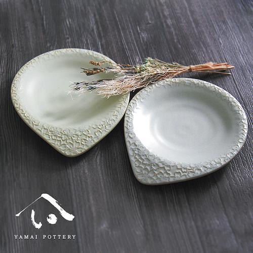 美濃焼 toki minoyaki japan お皿 皿 平皿 器 2点セット 2枚セット セット ペア おしゃれ 桜 柄 sara 陶器 手作り 食器 結婚祝い 還暦祝い 祝い 還暦 プレゼント ギフト ギフトセット 食器セット お土産 誕生日 贈り物 お祝い 母の日 父の日 記念日 和食器 洋食器 カフェ シンプル キッチン キッチン用品 お揃い 国産 日本製 岐阜産 食洗機対応 電子レンジ対応 選べる 2種類 グリーン 緑 ブルー 青 送料無料
