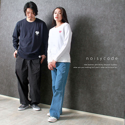 noisycode ワンポイント スウェット トレーナー ハート オリジナル レディース メンズ ブランド デザイントレーナー ペア 綿100% 長袖 おしゃれ プリント ロゴ 文字 英字 ベーシック シンプル トップス ペアルック ユニセックス 大きいサイズ S M L XL 2XL 小さいサイズ 服 おもしろ お洒落 楽ちん ゆったり Ladies mens tops ブラック 黒 ホワイト 白 グレー ネイビー 20代 30代 40代 大人 コーデ 送料無料