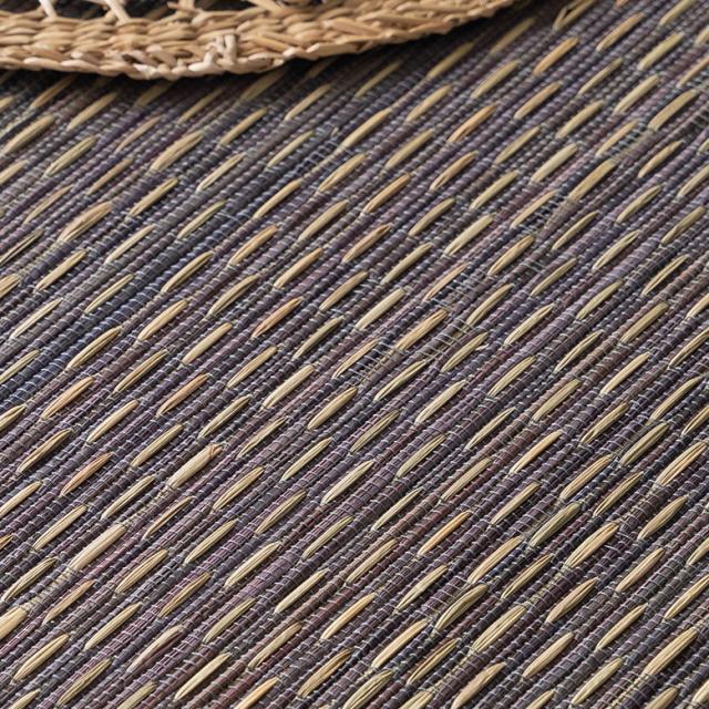 紫色のテーブルランナー